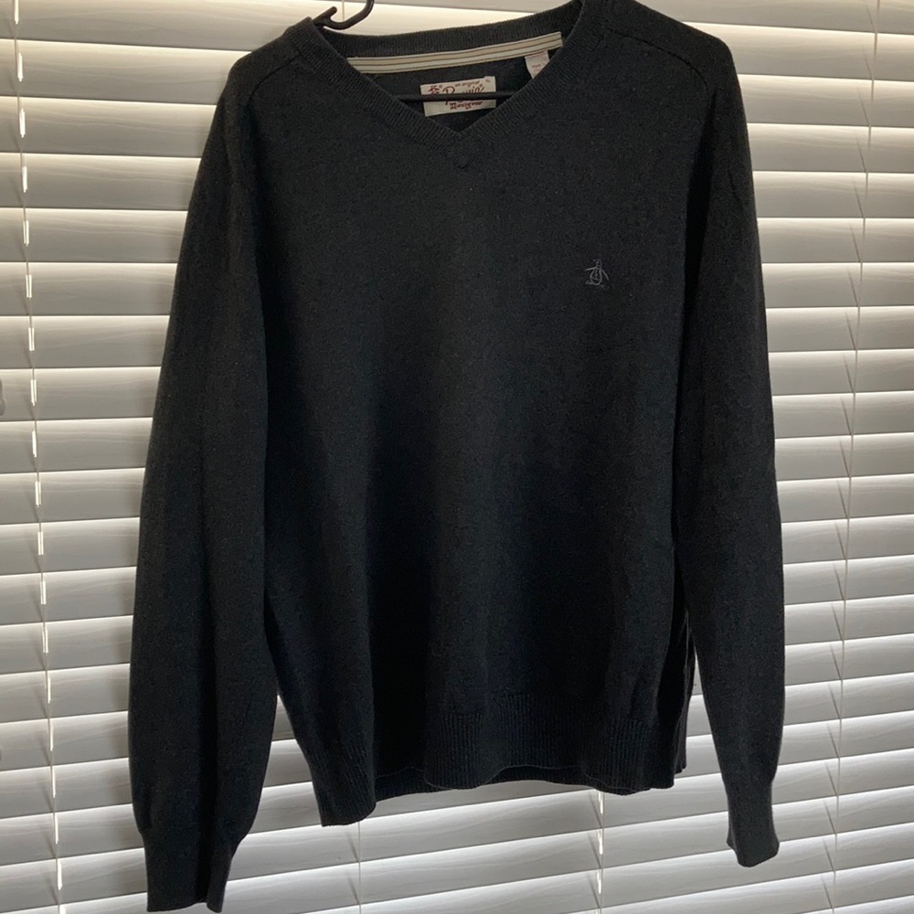 Penguin men’s V-neck sweater